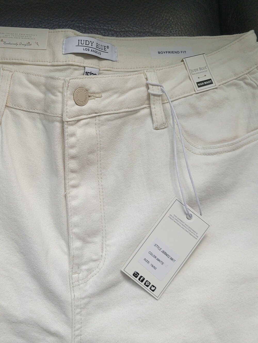 NWT JUDY BLUE Boyfriend Fit, High-rise, Straight Leg Jeans in White, Size 15/32 - Picture 7 of 8
